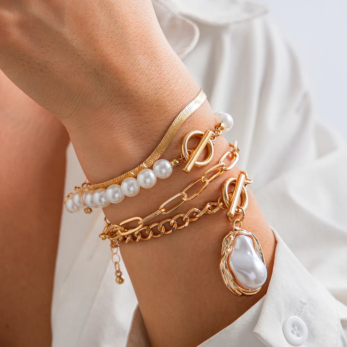 Baroque Pearl Bracelet Set: Timeless Gold & Pearl Elegance